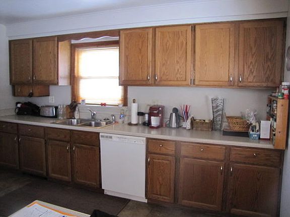 4th image of 579 Thunder Bay Ave