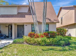 415 Sandtree Dr, Palm Beach Gardens, FL 33403