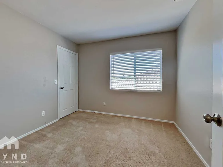 11802 W Laurel Ln — Photo 11