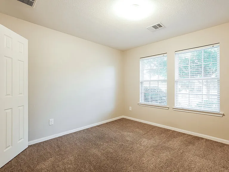 21519 Kings Bend Dr — Photo 11