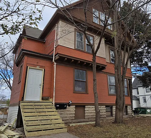113 W Division St #3 Photo 1