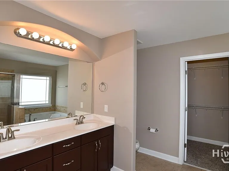 Byron Dr — Photo 20