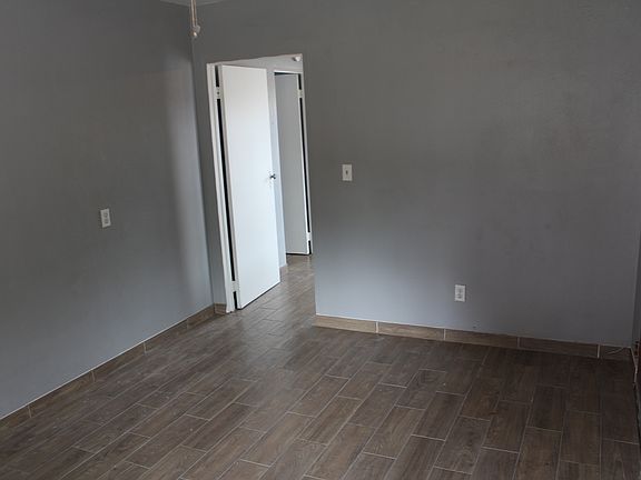 4th image of 905 E Powhatan Ave APT C