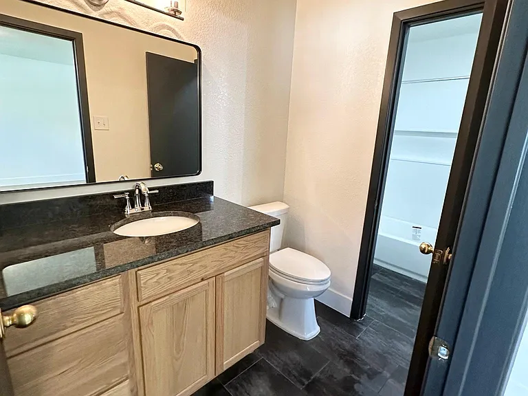 400 Wallace Dr — Photo 5