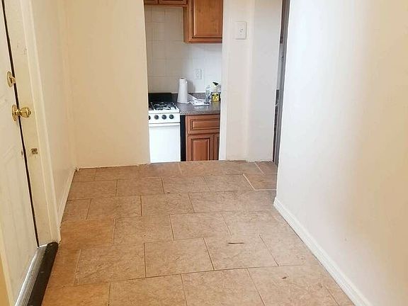 4th image of 214 Columbia St #2A