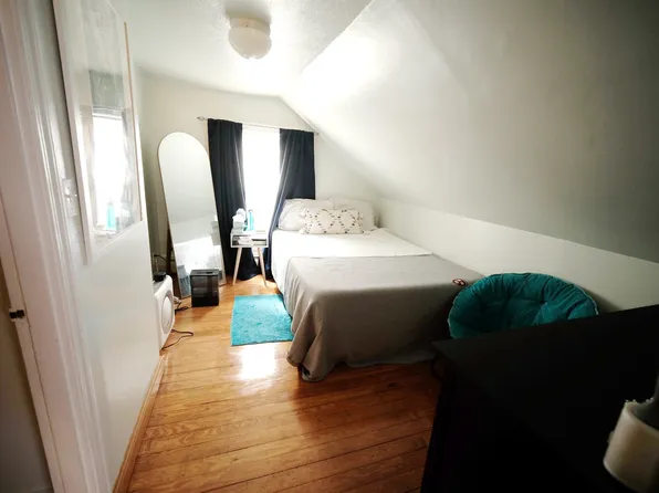 20 8th St #3, Cambridge, MA 02141