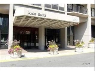 1560 N Sandburg Ter APT 601J, Chicago, IL 60610