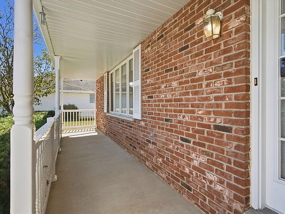2nd image of 2968 Autumn Ln