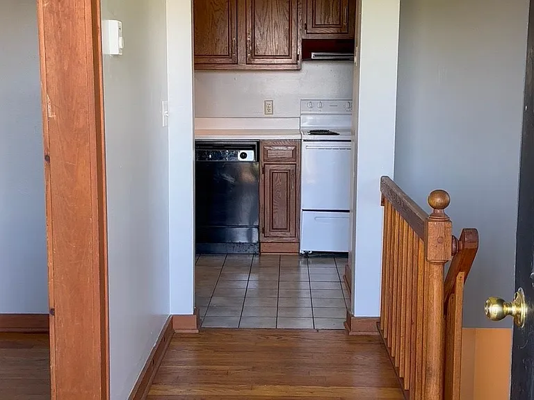 1945 W Lake Rd #3 — Photo 6