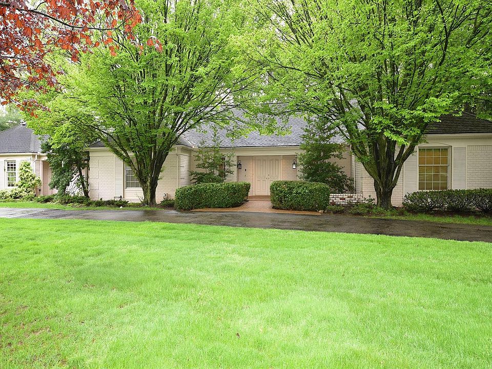 1st image of 3810 Lakecrest Dr