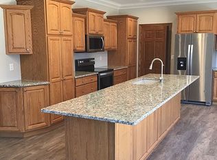 1910 Grant St, Holdrege, NE 68949