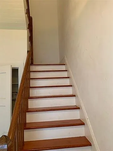 421 Hillary St — Photo 6