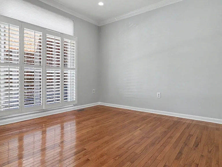 1106 Arcola Ave — Photo 6