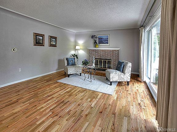 4th image of 8965 Gravelly Lake Dr SW