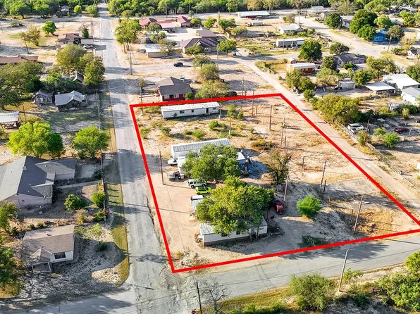 214-210-20 W Fulton St, Brackettville, TX 78832