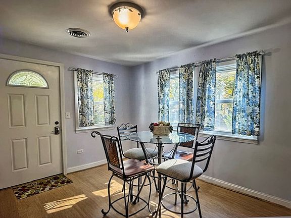 3rd image of 3023 Manchester Rd