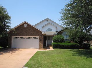 105 Ridge Lake Dr, Manning, SC 29102