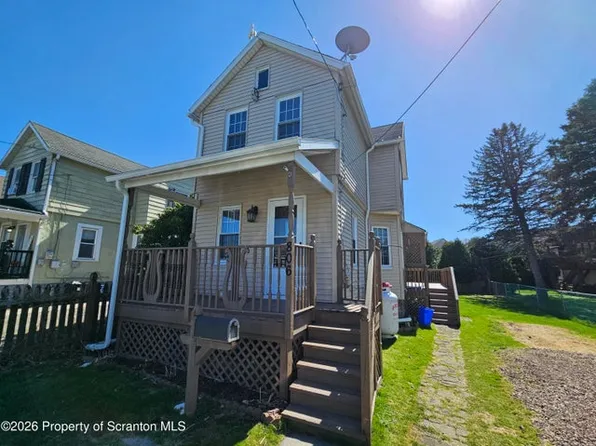 806 Washington St, Throop, PA 18512