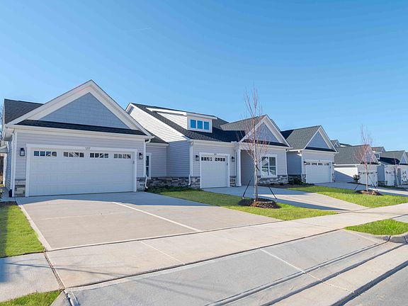 River Rock at Dallas - Meander Exterior 2