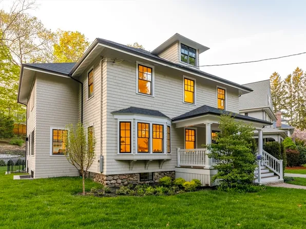 29 Hawthorne Ave, Newton, MA 02466
