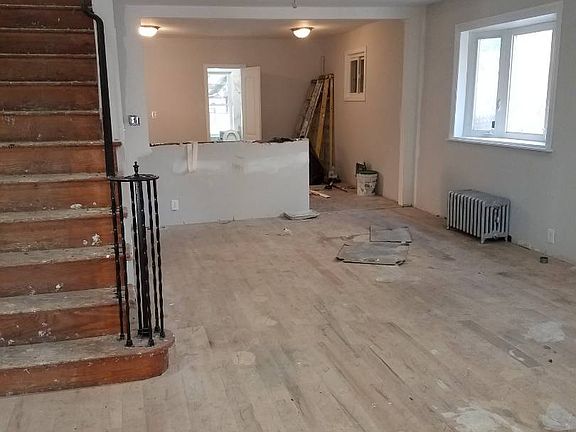 4th image of 9265 224th St