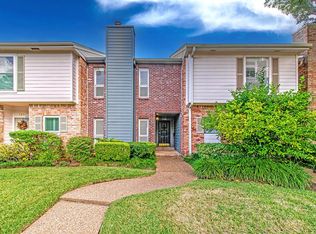 1033 Fountain View Dr, Houston, TX 77057