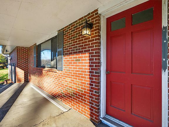 5th image of 1320 Graysville Rd