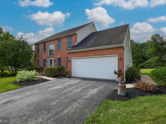 2nd image of 102 Stone Hedge Ct #L-0003