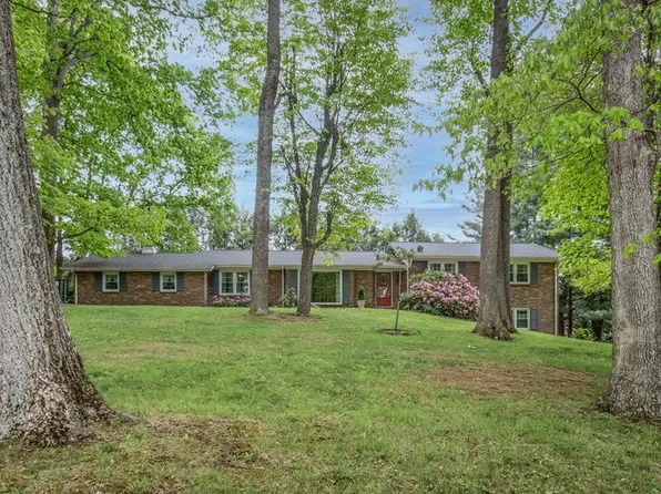 19494 Oakwood Dr, Abingdon, VA 24211