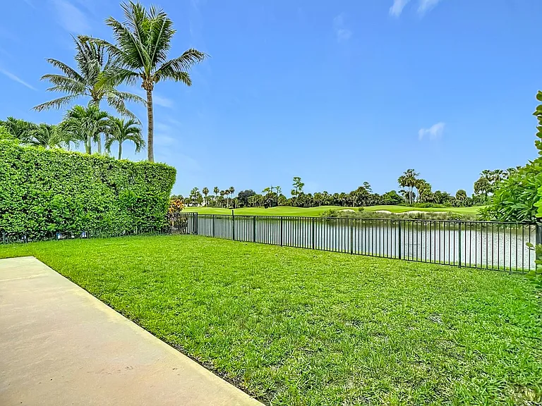 1154 Oakwater Dr — Photo 86