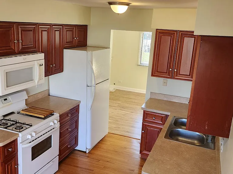 1188 Leicester Ct — Photo 8
