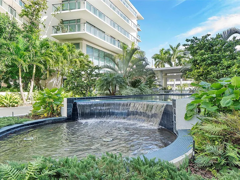 6620 Indian Creek Dr #315 — Photo 43