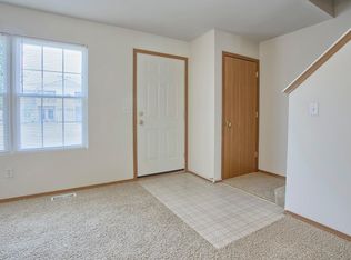 905 Newcastle Dr, Champaign, IL 61822