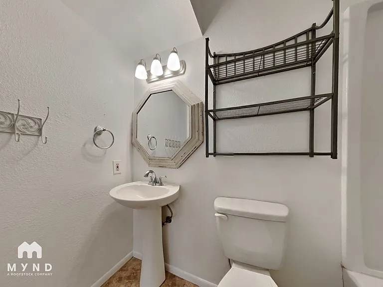 5823 N 81st St — Photo 17