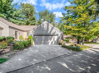 2645 Wyndham Dr SE, Grand Rapids, MI 49546