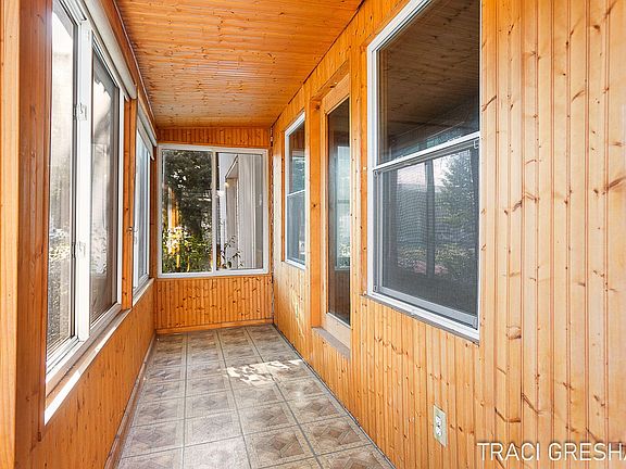 5th image of 208 Fulton St
