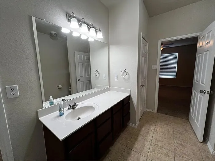 1617 Totem Pole Way — Photo 2