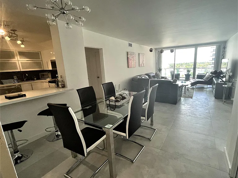 5161 Collins Ave #811 — Photo 6