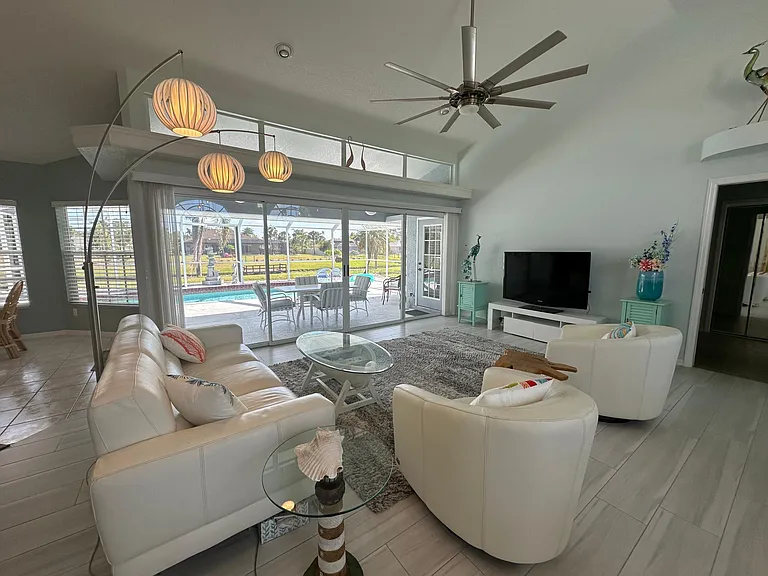 603 Rotonda Cir — Photo 24