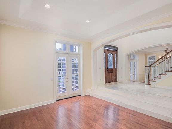 5th image of 705 Eastlawn Drive