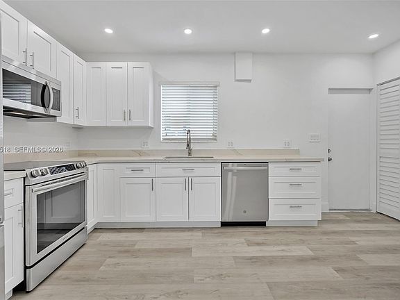 3rd image of 1401 NE 152nd St #0