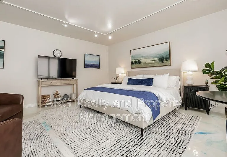 620 Peachtree St NE #901 — Photo 6