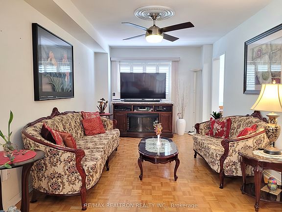 5th image of 6 Echo Glen Rd