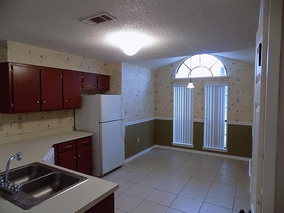 5th image of 118 Crystal Lake Ln