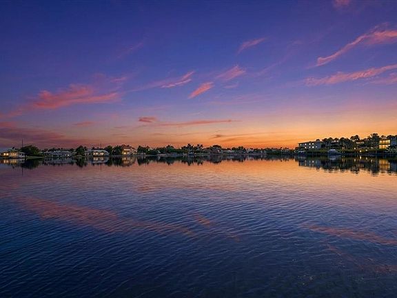 4th image of 17 Seaside Ct