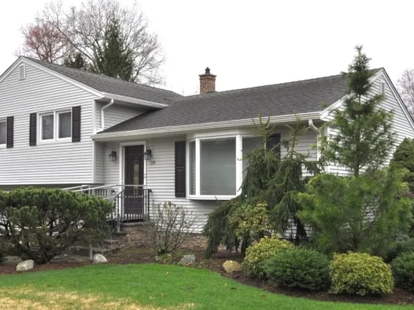 28 Jefferson Pl, Montvale Boro, NJ 07645