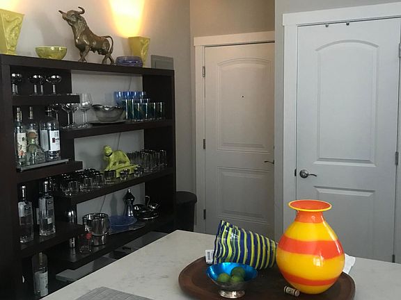 5th image of 1225 W Foster Ave #1W