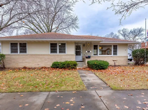 616 4th Ave NW, Faribault, MN 55021