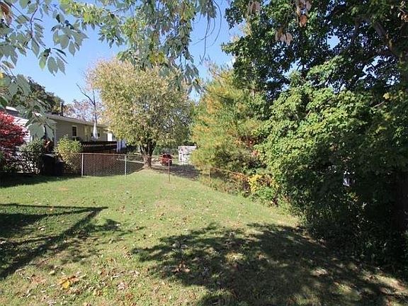 3rd image of 518 Kirby Ct