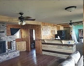 3rd image of 1677 Suhr Dr